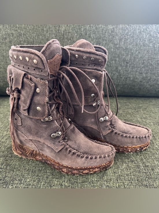 El Vaquero Shoes - EUC 37 EL VAQUERO NIKILA SUEDE BOOTS 7-7.5 US